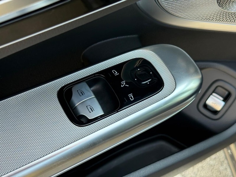 Mercedes-Benz CLE Vehicle Full-screen Gallery Image 16