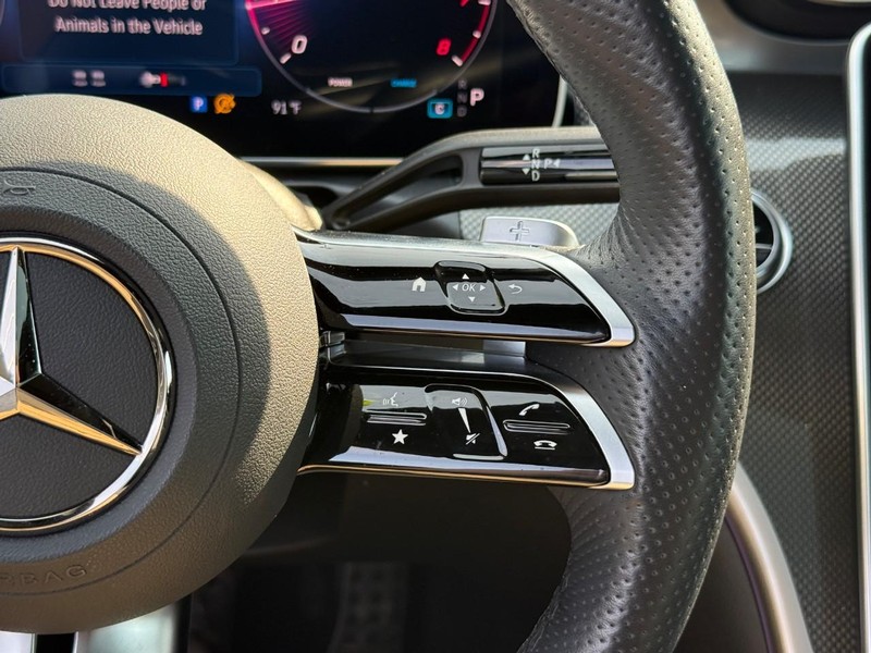 Mercedes-Benz CLE Vehicle Full-screen Gallery Image 19