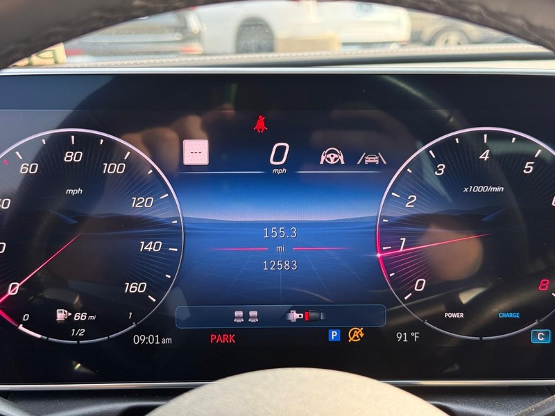 Mercedes-Benz CLE Vehicle Full-screen Gallery Image 20