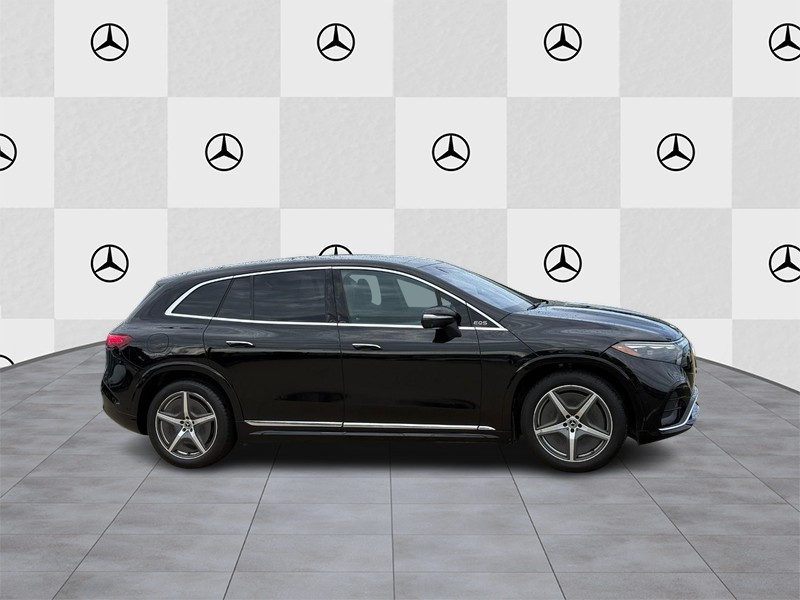 Mercedes-Benz EQS Vehicle Full-screen Gallery Image 02
