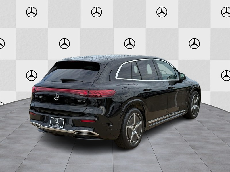 Mercedes-Benz EQS Vehicle Full-screen Gallery Image 03