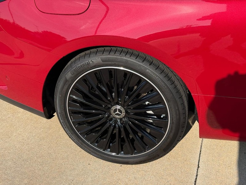 Mercedes-Benz CLE Vehicle Full-screen Gallery Image 6