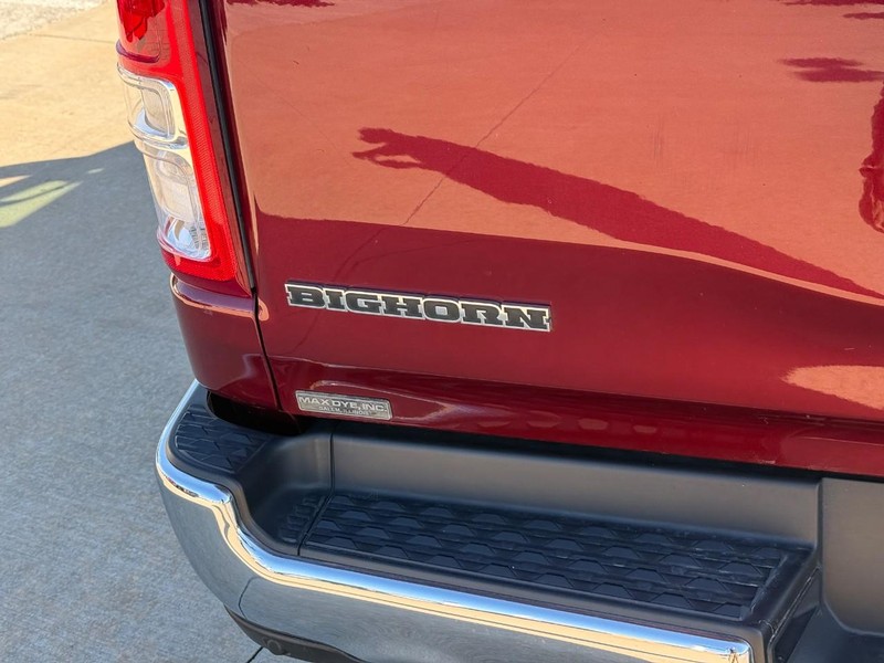 Ram 1500 Vehicle Full-screen Gallery Image 10