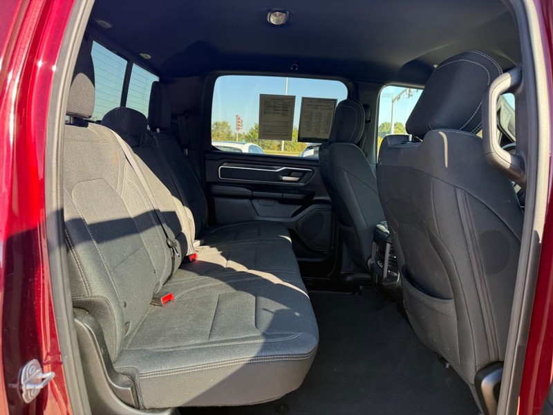 Ram 1500 Vehicle Full-screen Gallery Image 11
