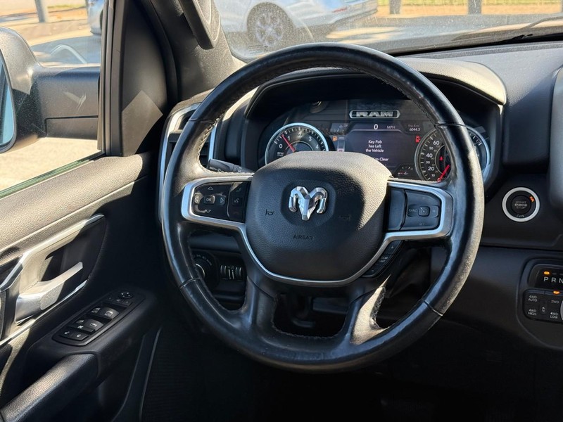 Ram 1500 Vehicle Full-screen Gallery Image 13