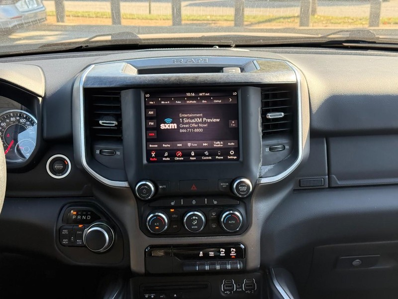 Ram 1500 Vehicle Full-screen Gallery Image 14