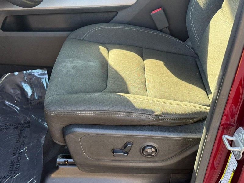 Ram 1500 Vehicle Full-screen Gallery Image 17