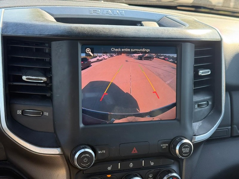 Ram 1500 Vehicle Full-screen Gallery Image 25