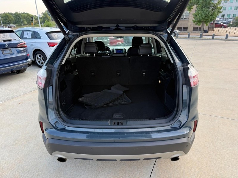 Ford Edge Vehicle Full-screen Gallery Image 8