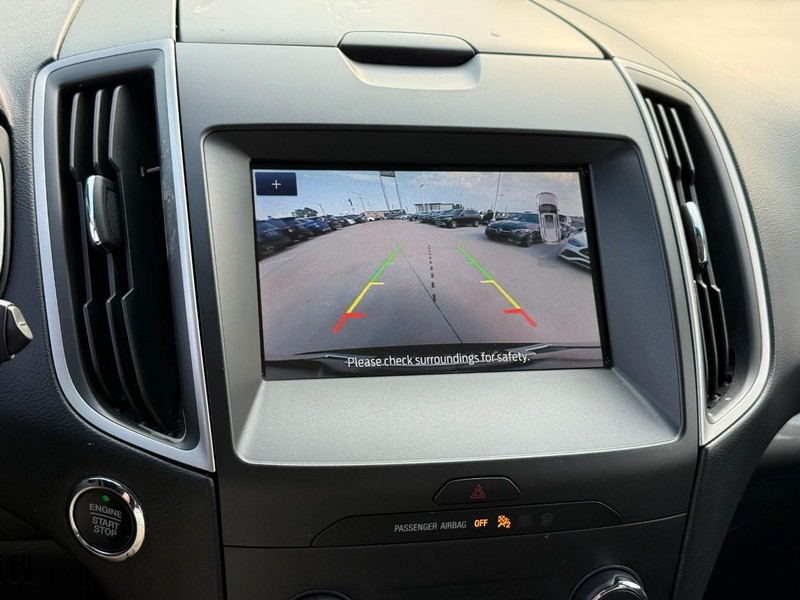 Ford Edge Vehicle Full-screen Gallery Image 25