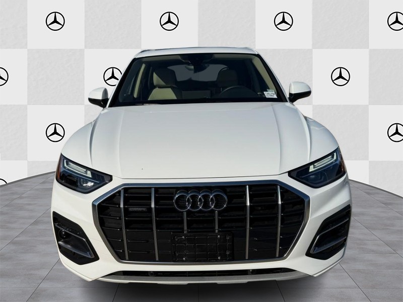 Audi Q5 Vehicle Full-screen Gallery Image 5