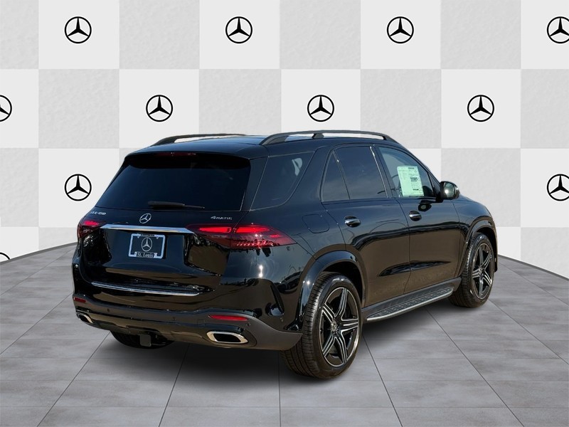 Mercedes-Benz GLE Vehicle Full-screen Gallery Image 3