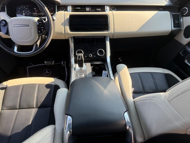 Land Rover Range Rover Sport Vehicle Full-screen Gallery Image 12
