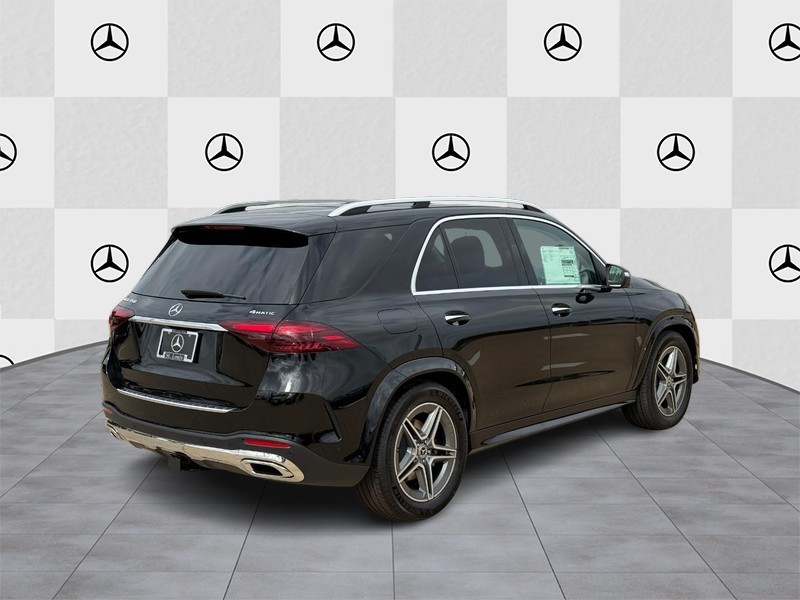 Mercedes-Benz GLE Vehicle Full-screen Gallery Image 3