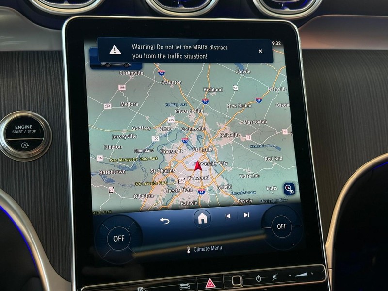 Mercedes-Benz GLC Vehicle Full-screen Gallery Image 21