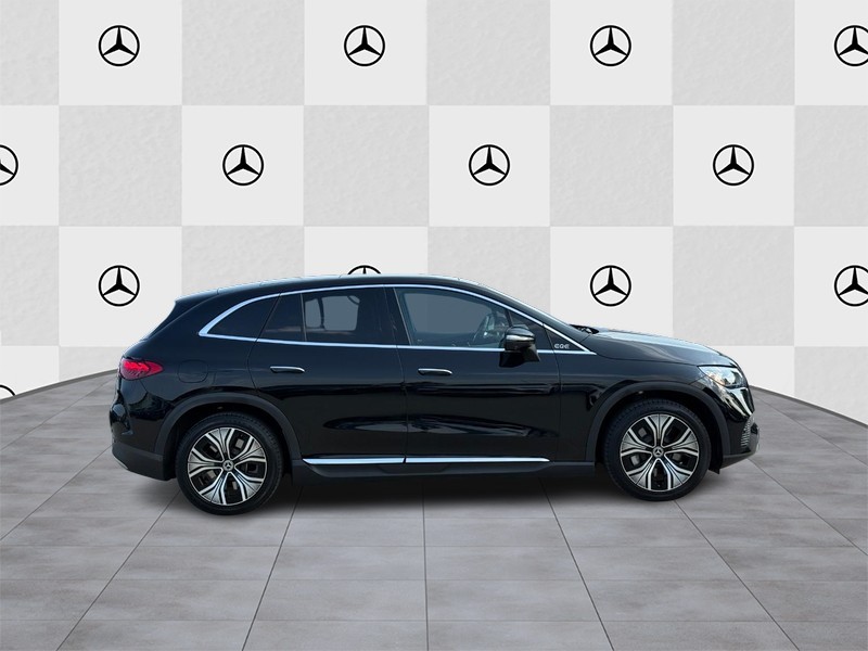 Mercedes-Benz EQE Vehicle Full-screen Gallery Image 2