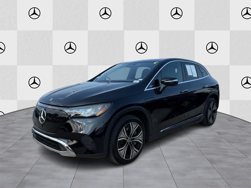 Mercedes-Benz EQE Vehicle Full-screen Gallery Image 5