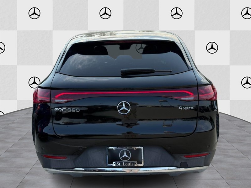 Mercedes-Benz EQE Vehicle Full-screen Gallery Image 7