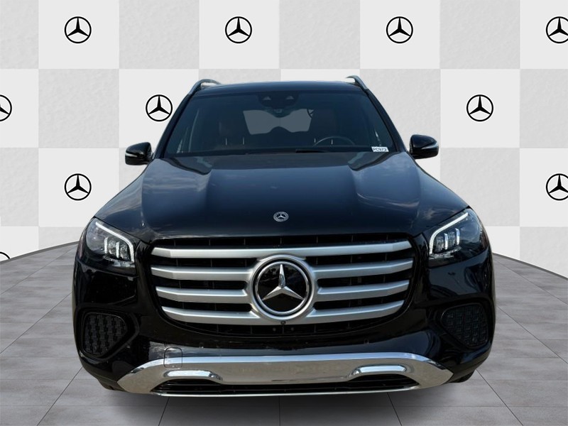 Mercedes-Benz GLS Vehicle Full-screen Gallery Image 7