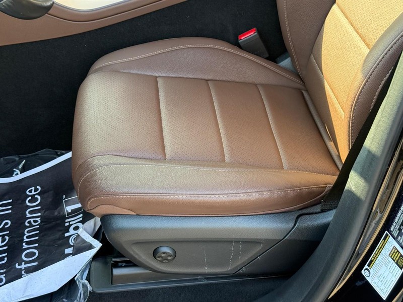 Mercedes-Benz GLS Vehicle Full-screen Gallery Image 20