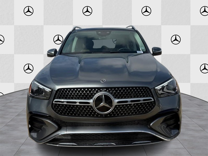 Mercedes-Benz GLE Vehicle Full-screen Gallery Image 7