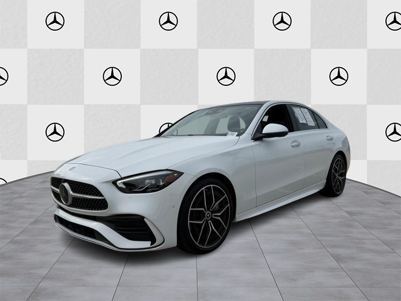 Mercedes-Benz C-Class Vehicle Full-screen Gallery Image 05