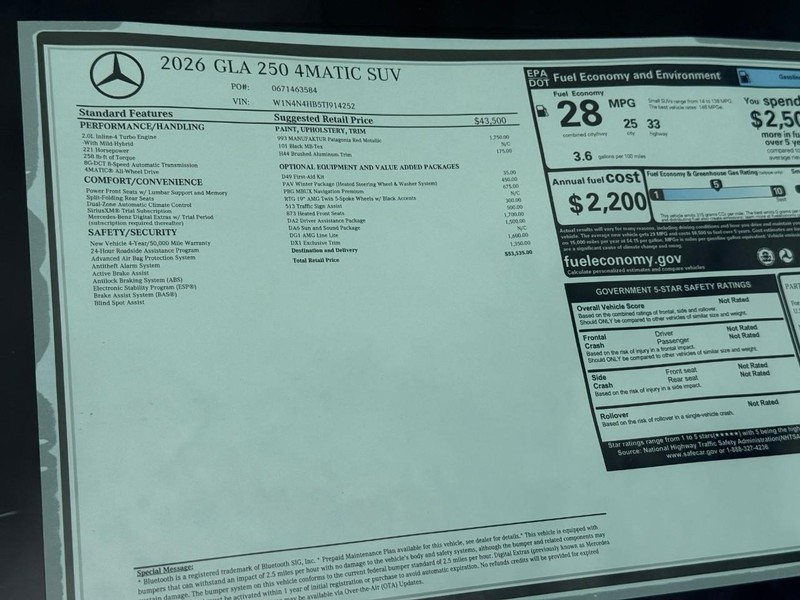 Mercedes-Benz GLA Vehicle Full-screen Gallery Image 4