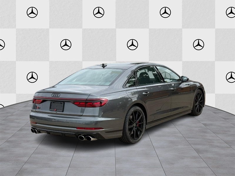 Audi S8 Vehicle Full-screen Gallery Image 03