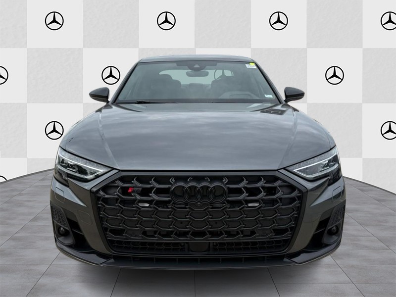 Audi S8 Vehicle Full-screen Gallery Image 05