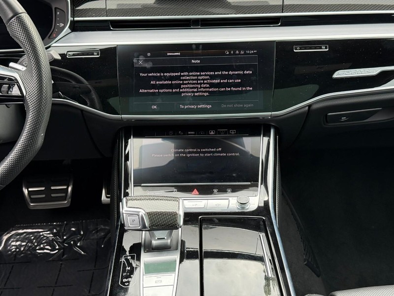 Audi S8 Vehicle Full-screen Gallery Image 14