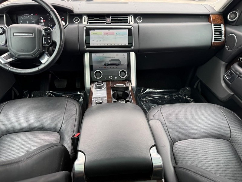 Land Rover Range Rover Vehicle Full-screen Gallery Image 10