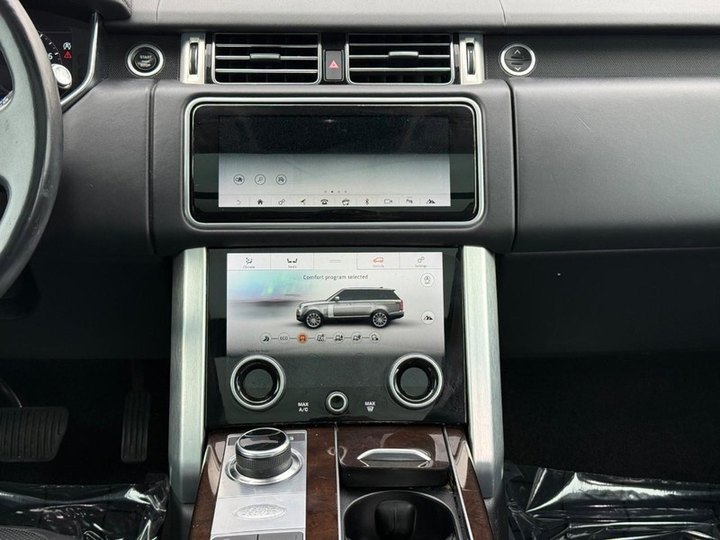 Land Rover Range Rover Vehicle Full-screen Gallery Image 13