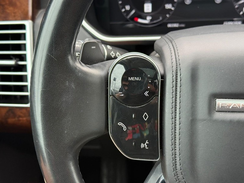 Land Rover Range Rover Vehicle Full-screen Gallery Image 18