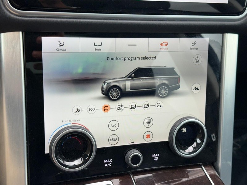 Land Rover Range Rover Vehicle Full-screen Gallery Image 22