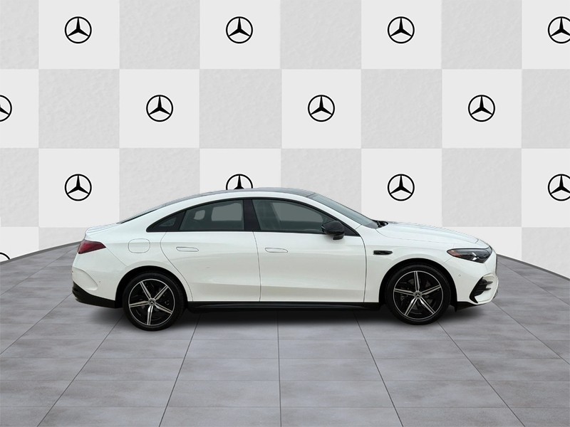 Mercedes-Benz CLA Vehicle Full-screen Gallery Image 02