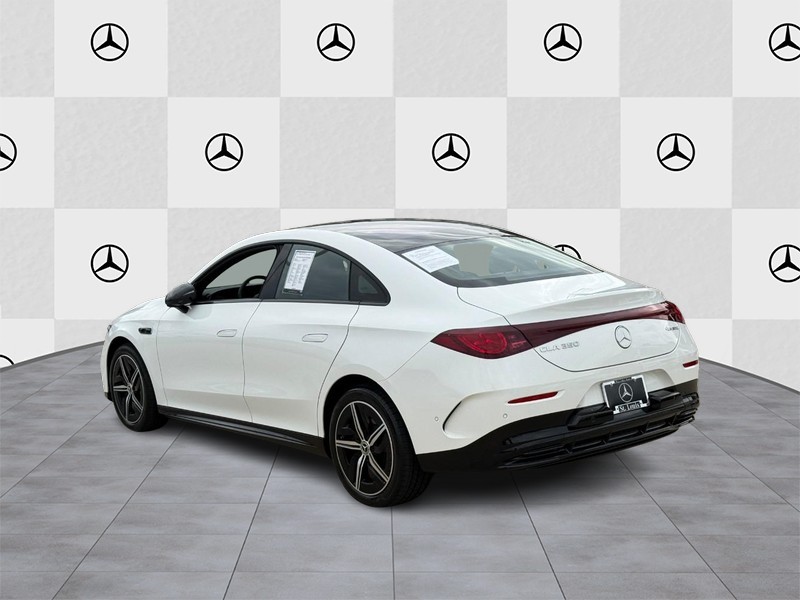 Mercedes-Benz CLA Vehicle Full-screen Gallery Image 04