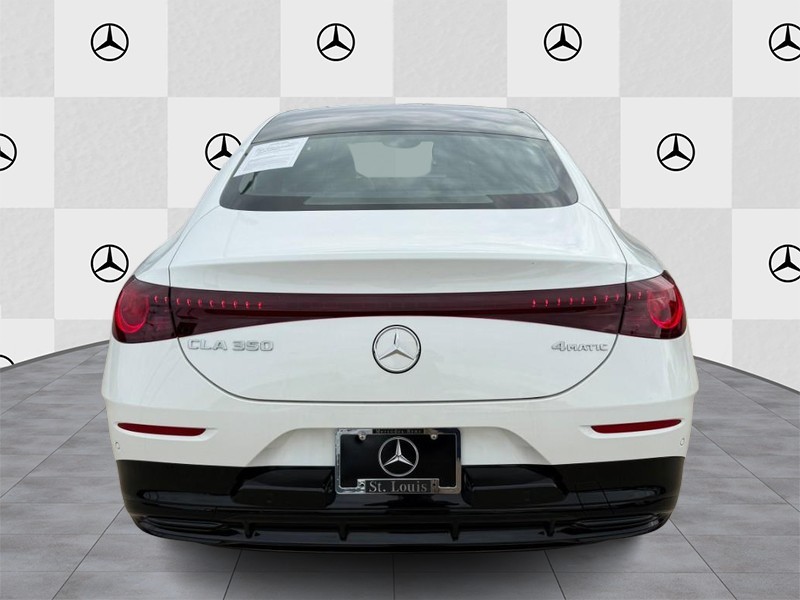 Mercedes-Benz CLA Vehicle Full-screen Gallery Image 05