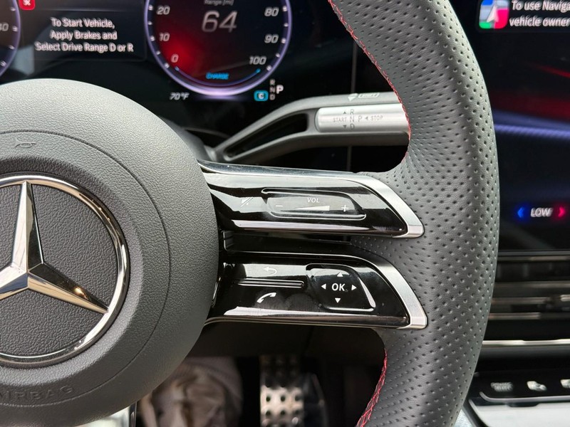 Mercedes-Benz CLA Vehicle Full-screen Gallery Image 22