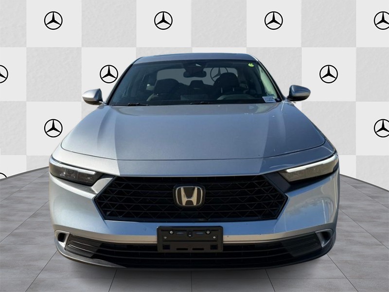 Honda Accord Sedan Vehicle Full-screen Gallery Image 05