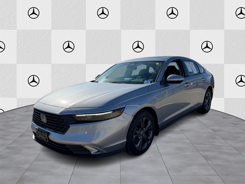 Honda Accord Sedan Vehicle Full-screen Gallery Image 06