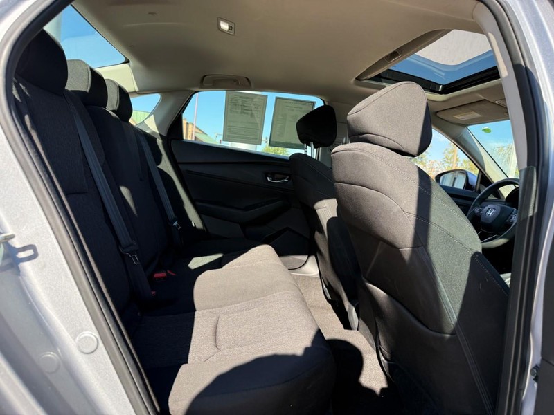 Honda Accord Sedan Vehicle Full-screen Gallery Image 10