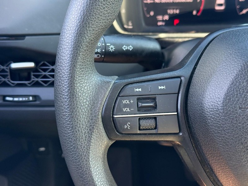 Honda Accord Sedan Vehicle Full-screen Gallery Image 20