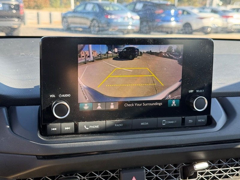 Honda Accord Sedan Vehicle Full-screen Gallery Image 25