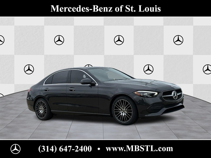 Mercedes-Benz C-Class Vehicle Full-screen Gallery Image 01