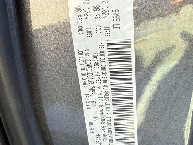Chrysler Pacifica Vehicle Full-screen Gallery Image 28