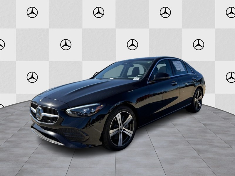 Mercedes-Benz C-Class Vehicle Full-screen Gallery Image 06