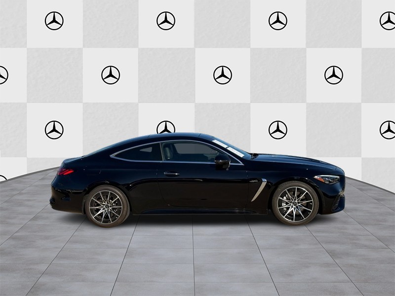 Mercedes-Benz CLE Vehicle Full-screen Gallery Image 02