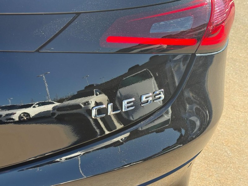 Mercedes-Benz CLE Vehicle Full-screen Gallery Image 11