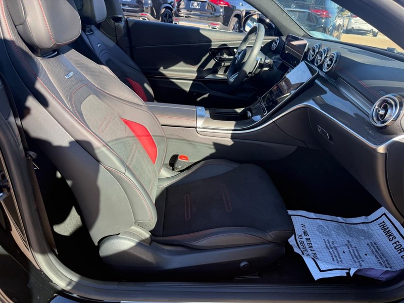 Mercedes-Benz CLE Vehicle Full-screen Gallery Image 12