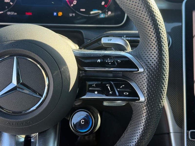 Mercedes-Benz CLE Vehicle Full-screen Gallery Image 18